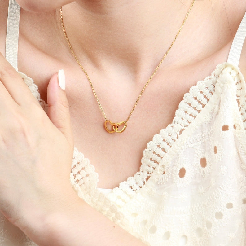 Engraved Name Heart Necklace Lover Necklace for Wife, Mothers, Girlfriend - Wedding Gift